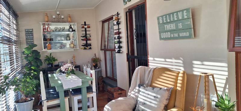 2 Bedroom Property for Sale in Sandbaai Western Cape